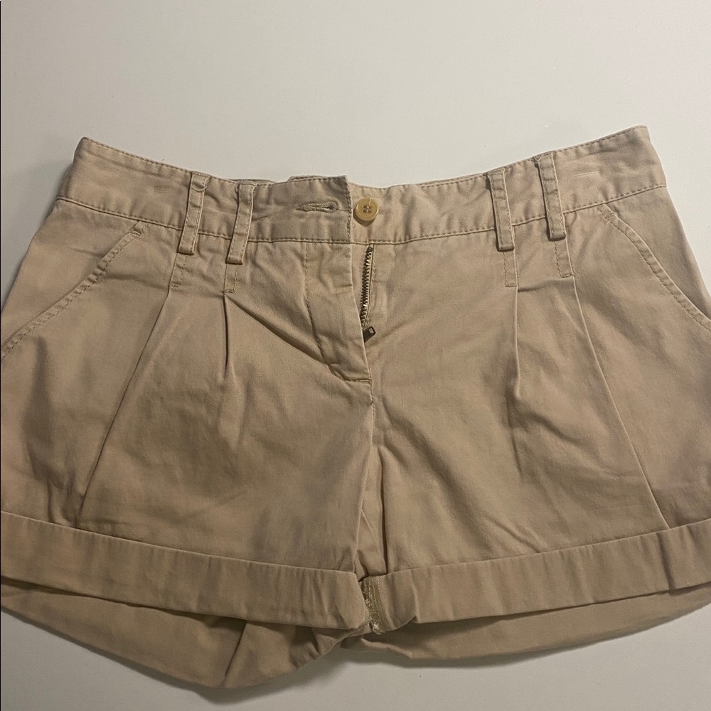 BCBG cute khaki shorts